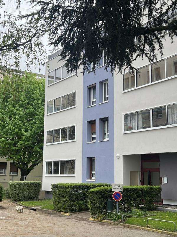 Appartement à SAINT-JEAN-DE-LA-RUELLE