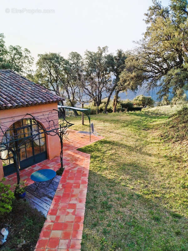 Maison à LA GARDE-FREINET