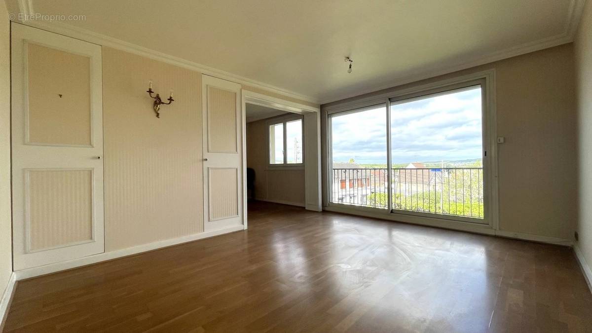 Appartement 5 pièce(s) 89 m²à vendre Domont