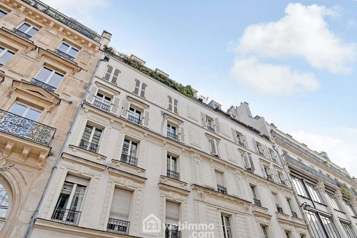 Appartement a louer paris-10e-arrondissement - 4 pièce(s) - 105 m2 - Surfyn