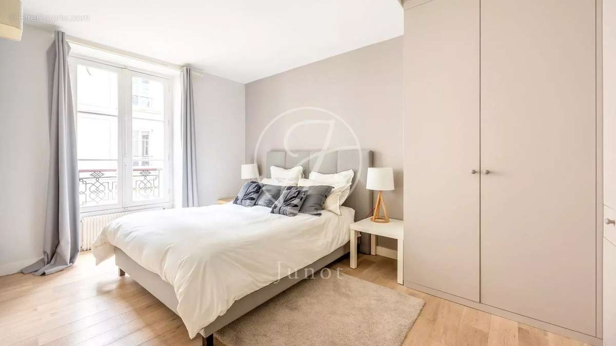 Appartement a louer paris-7e-arrondissement - 5 pièce(s) - 94 m2 - Surfyn