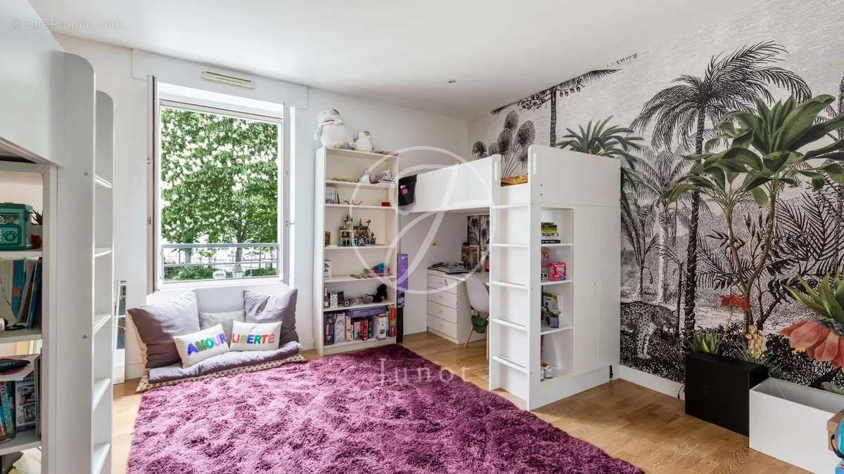 Maison a louer paris-13e-arrondissement - 5 pièce(s) - 143 m2 - Surfyn