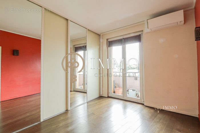 Appartement a louer bourg-la-reine - 4 pièce(s) - 72 m2 - Surfyn