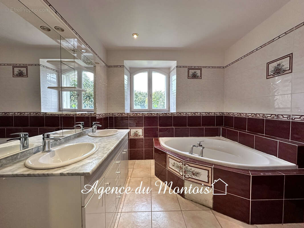 Maison à BRAY-SUR-SEINE