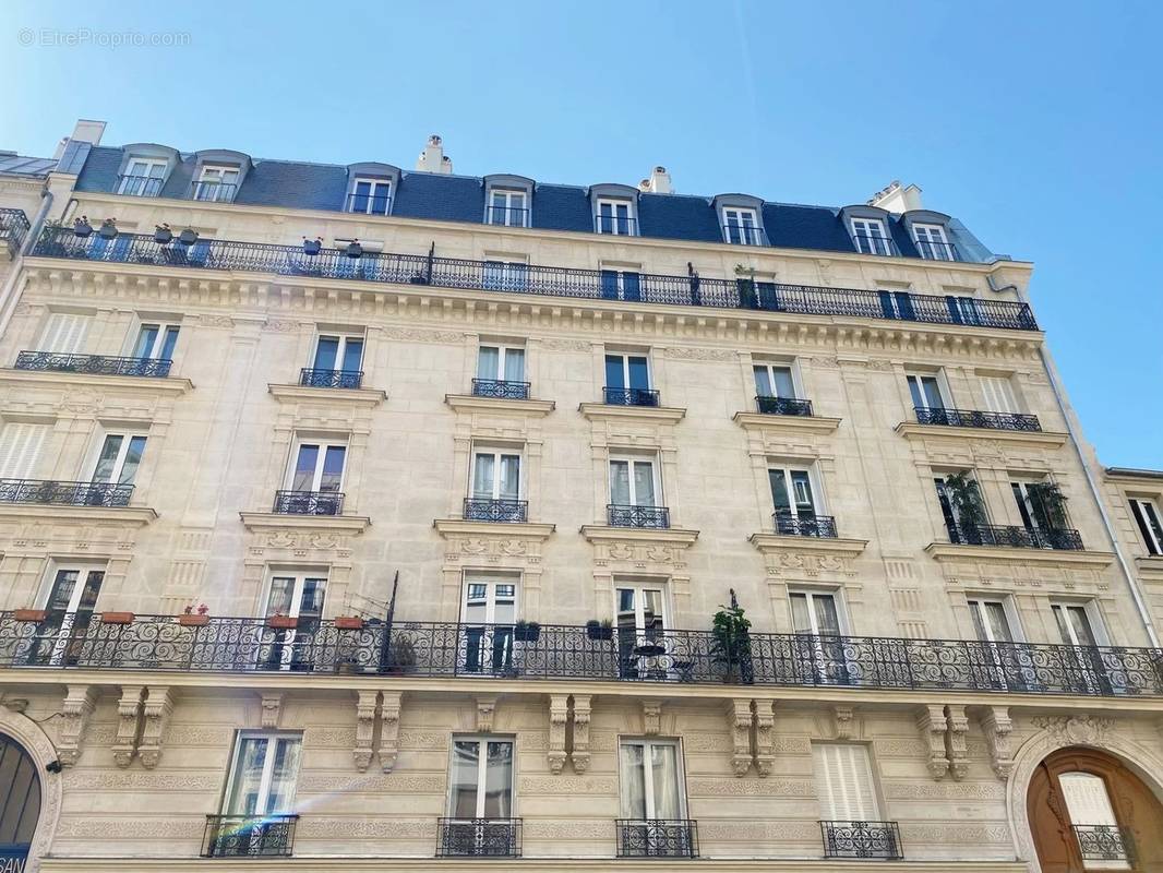 Appartement 3 pièce(s) 67 m²à vendre Paris-10e-arrondissement