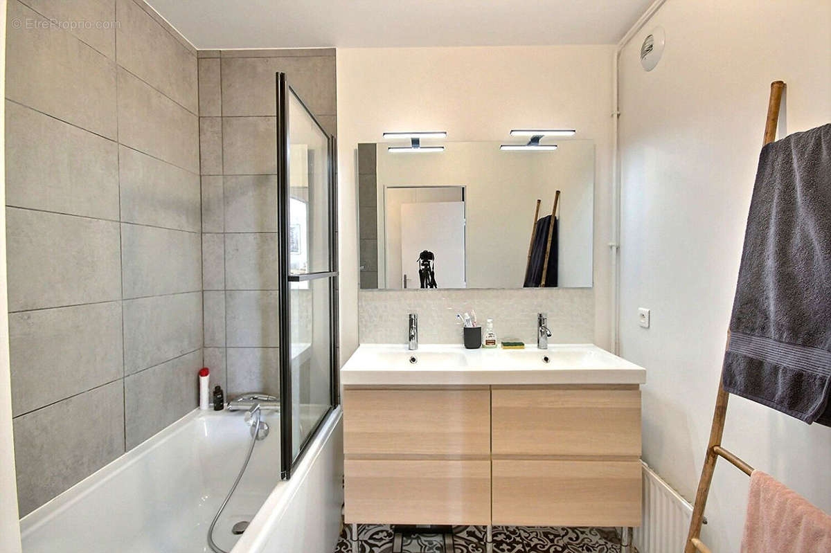 Appartement a louer suresnes - 3 pièce(s) - 70 m2 - Surfyn
