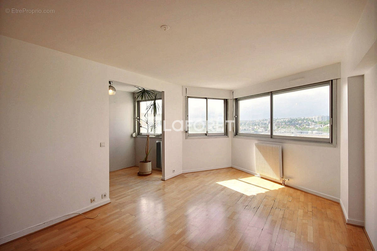 Appartement 4 pièce(s) 91 m²à vendre Suresnes