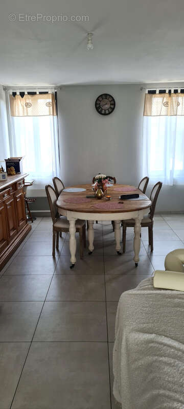 Maison à FEUQUIERES-EN-VIMEU