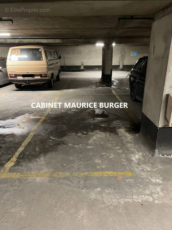 Parking à PARIS-12E
