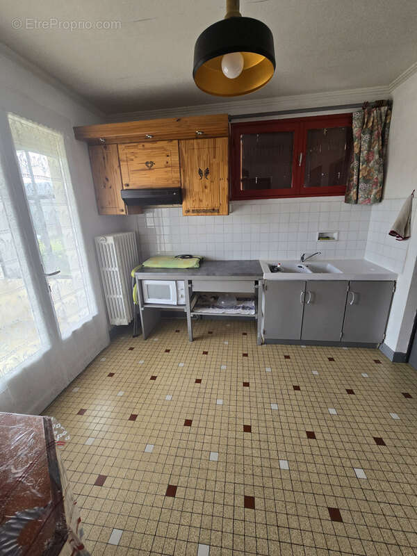 Maison à DUN-SUR-AURON