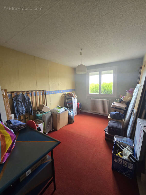 Maison à DUN-SUR-AURON