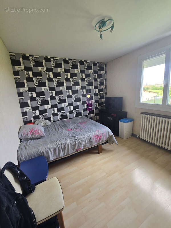 Maison à DUN-SUR-AURON