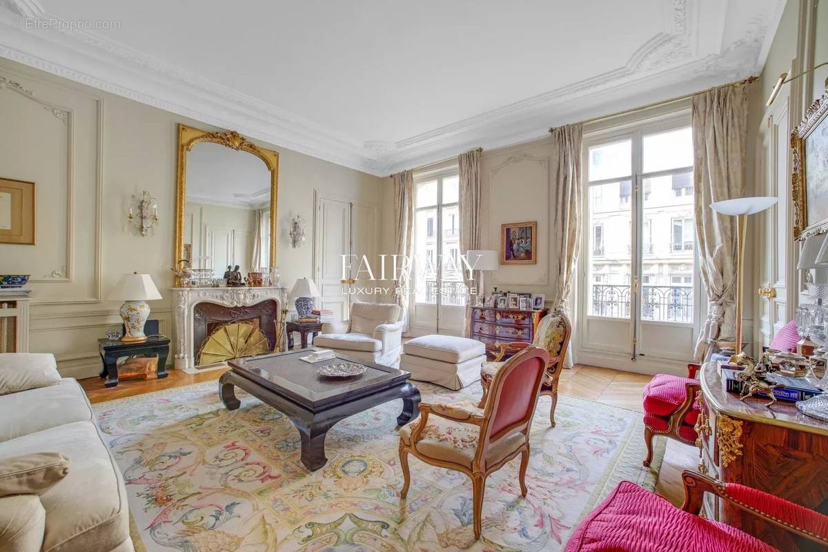 Appartement à PARIS-17E