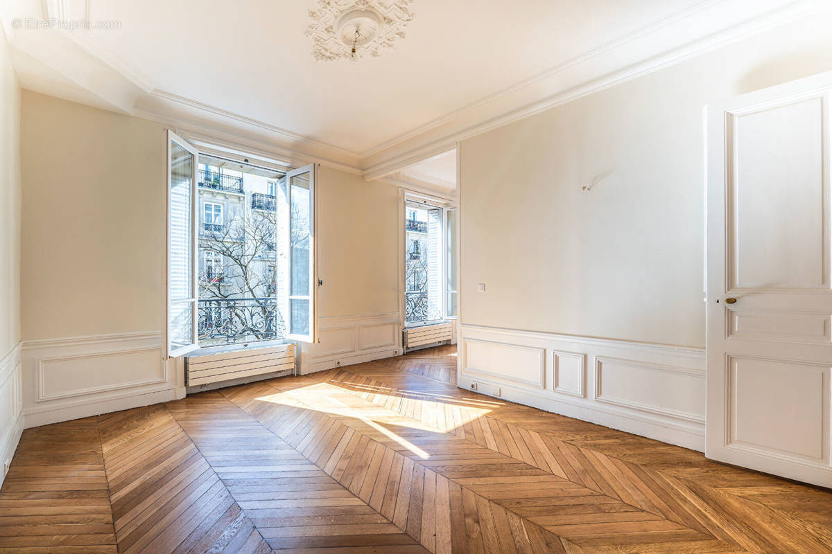Appartement 4 pièce(s) 84 m²à vendre Paris-19e-arrondissement