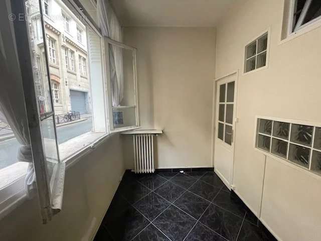 Appartement a louer paris-17e-arrondissement - 2 pièce(s) - 39 m2 - Surfyn