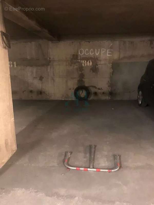 Parking à PARIS-10E