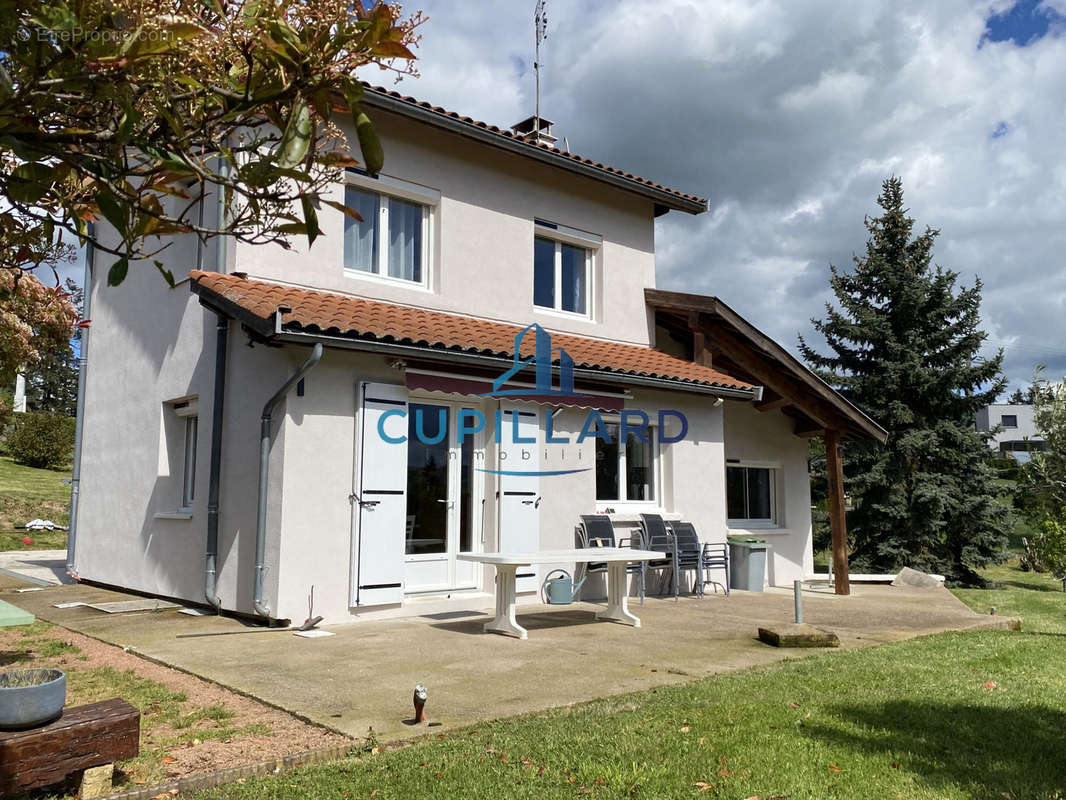 Maison à SAINT-JEAN-SAINT-MAURICE-SUR-LOIRE