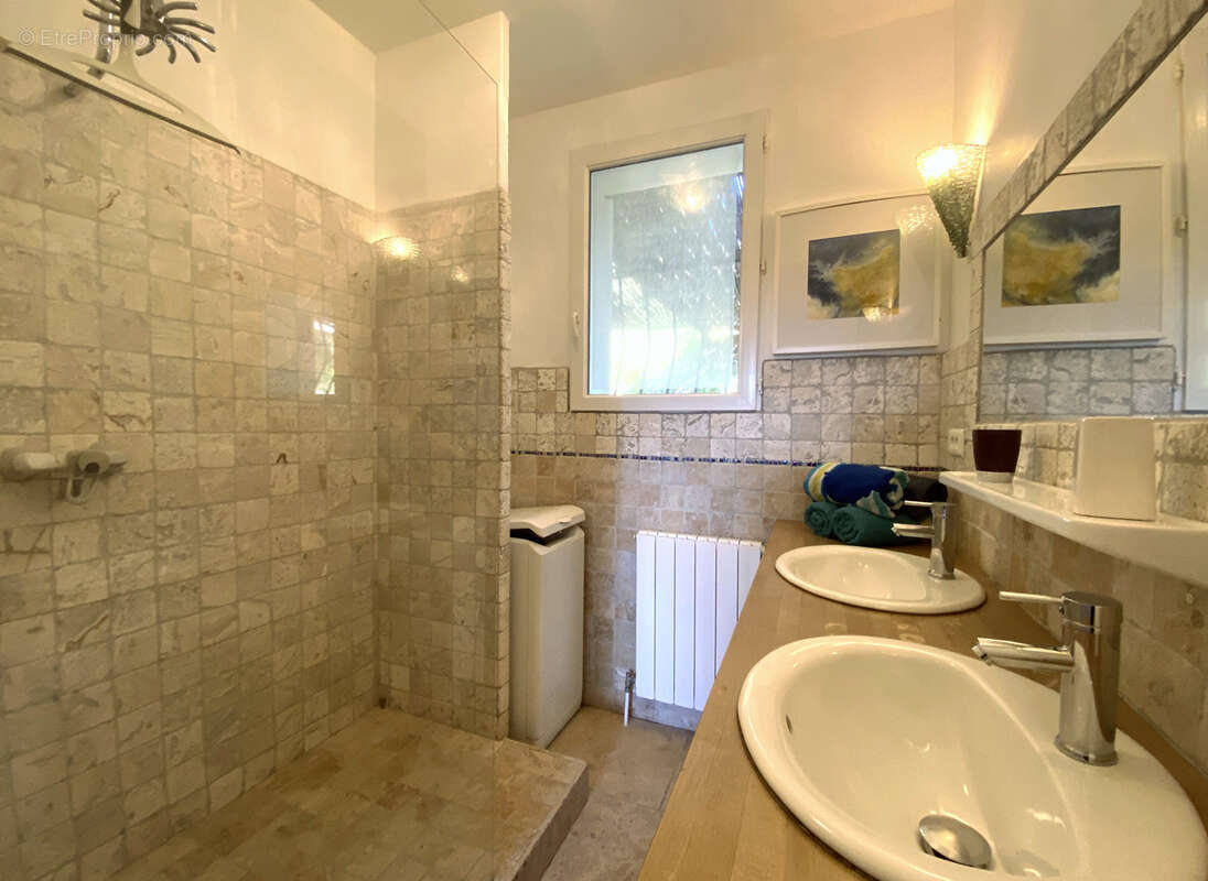 Maison à VAISON-LA-ROMAINE