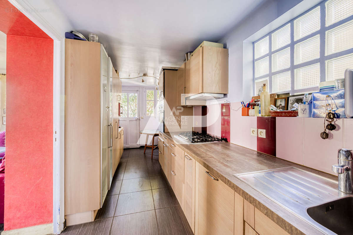 Maison a vendre  - 8 pièce(s) - 150 m2 - Surfyn