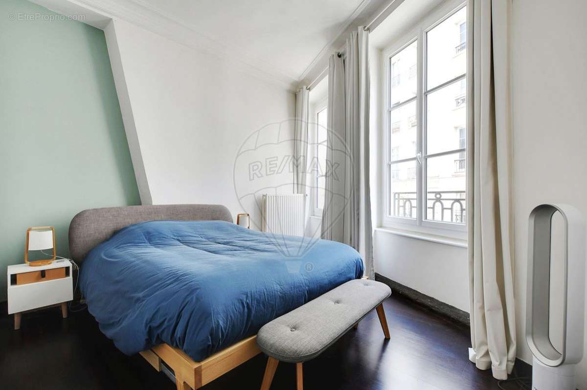 Appartement a louer paris-11e-arrondissement - 5 pièce(s) - 118 m2 - Surfyn