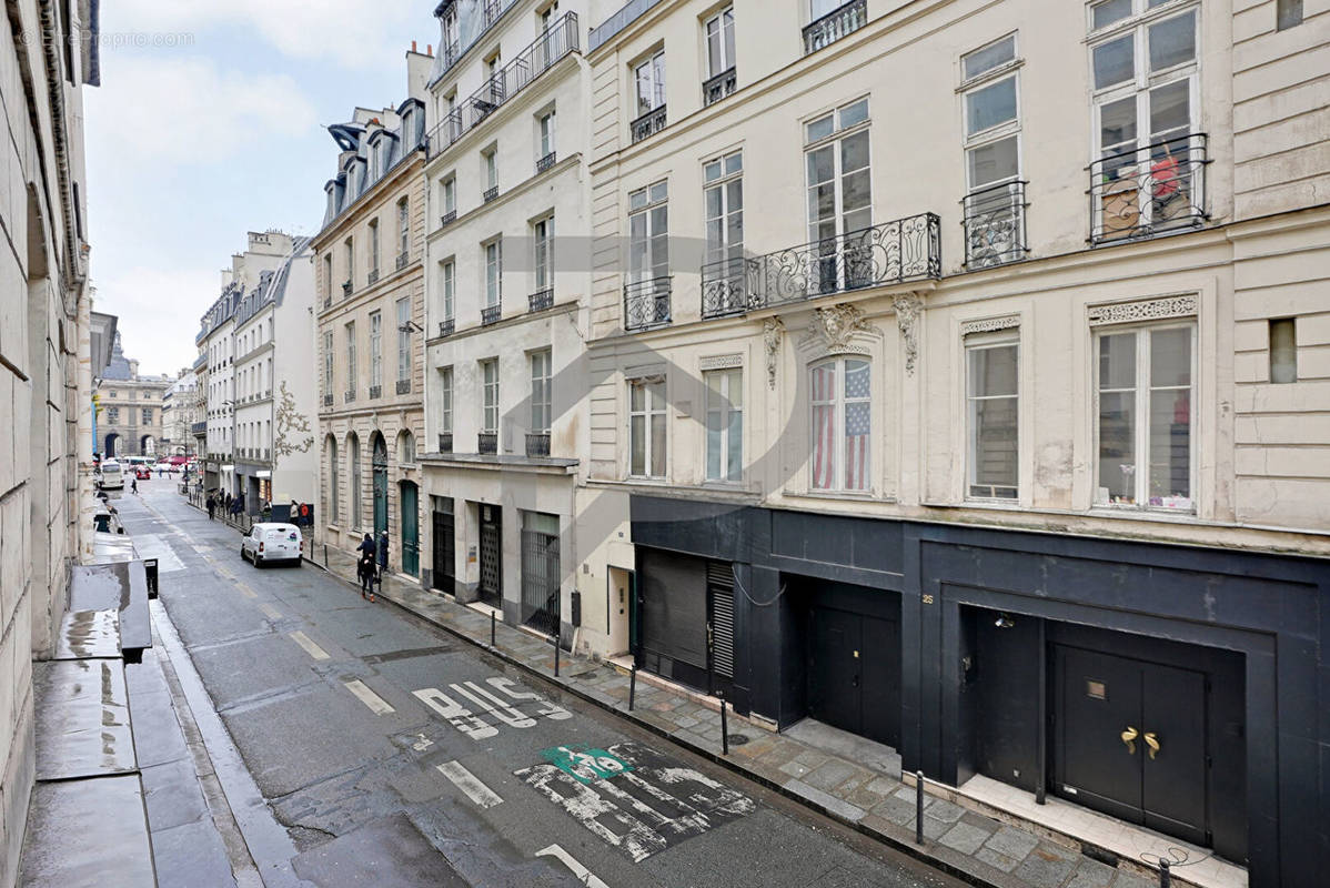 Appartement 5 pièce(s) 102 m²à vendre Paris-1er-arrondissement