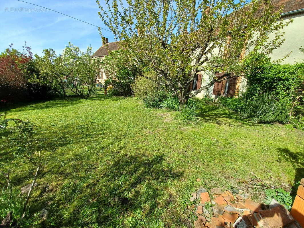 Maison à JUSSY-LE-CHAUDRIER
