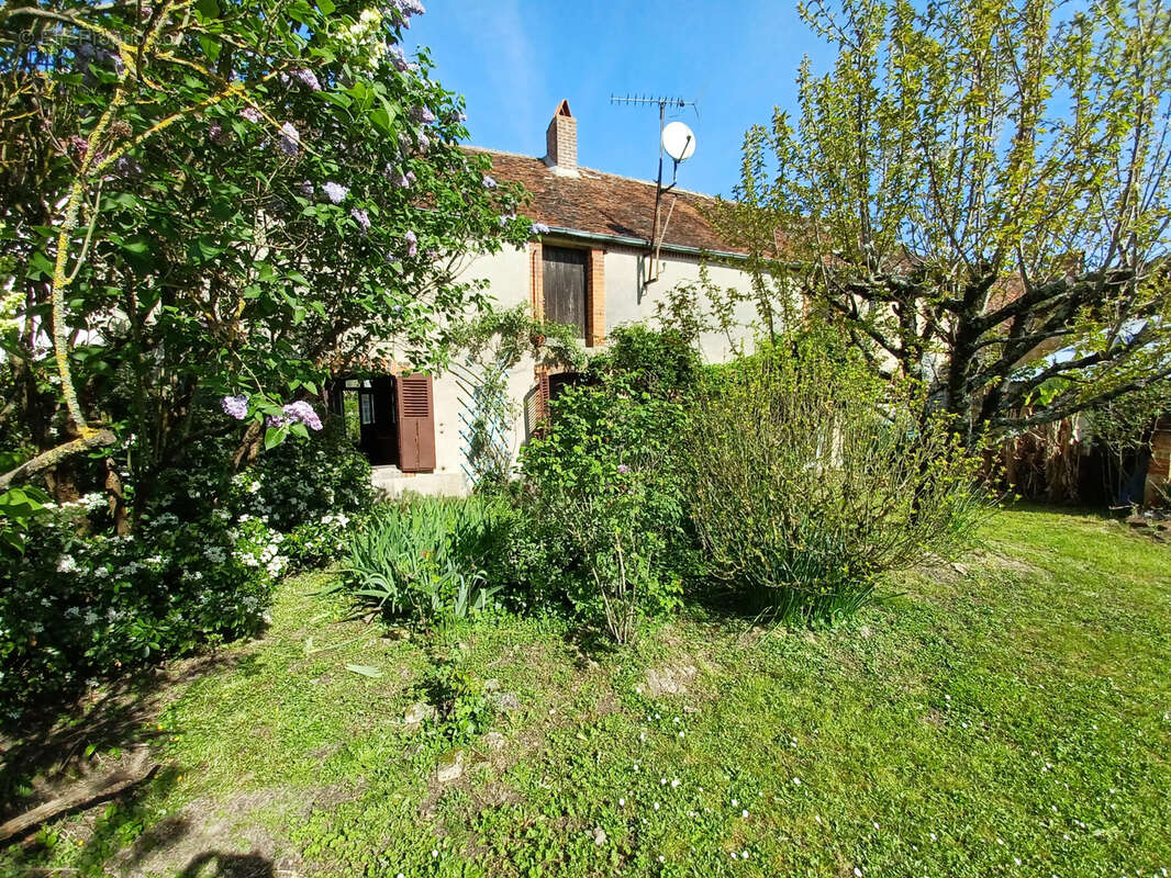 Maison à JUSSY-LE-CHAUDRIER