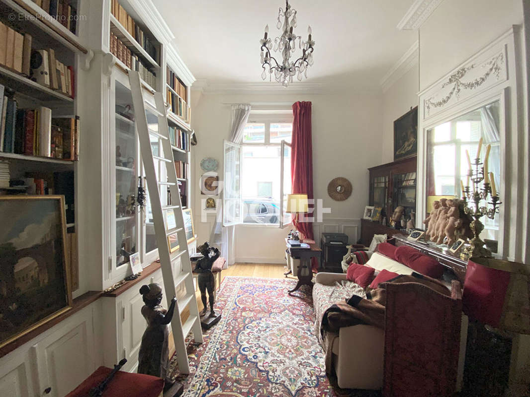 Appartement a louer paris-15e-arrondissement - 2 pièce(s) - 57 m2 - Surfyn