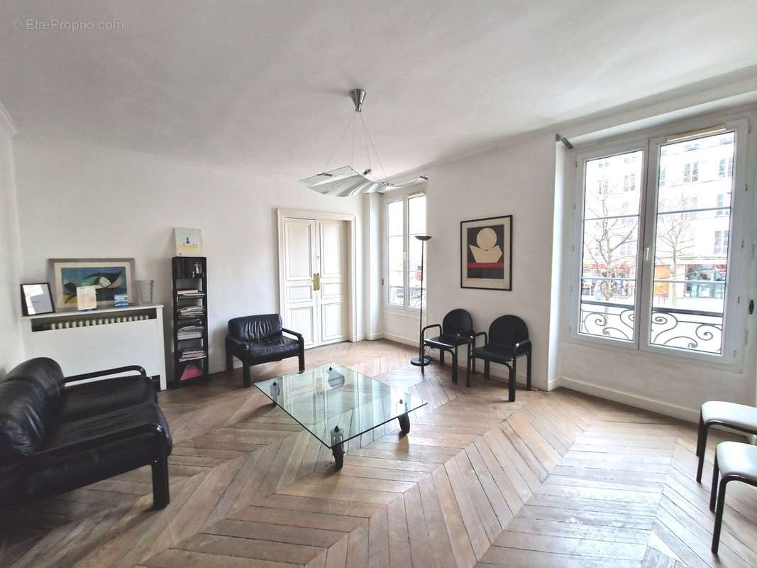 Appartement a louer paris-11e-arrondissement - 5 pièce(s) - 130 m2 - Surfyn
