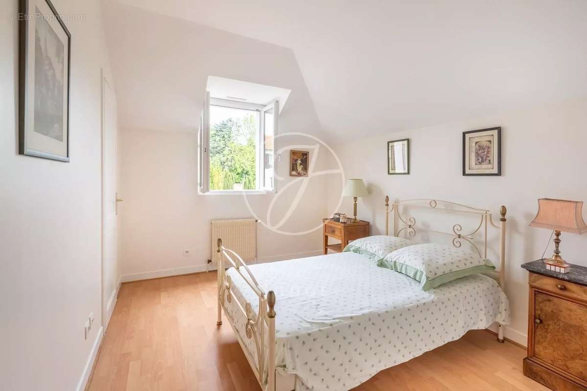 Maison a vendre  - 7 pièce(s) - 171.83 m2 - Surfyn