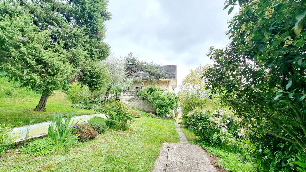 Maison à BELLEGARDE-SUR-VALSERINE