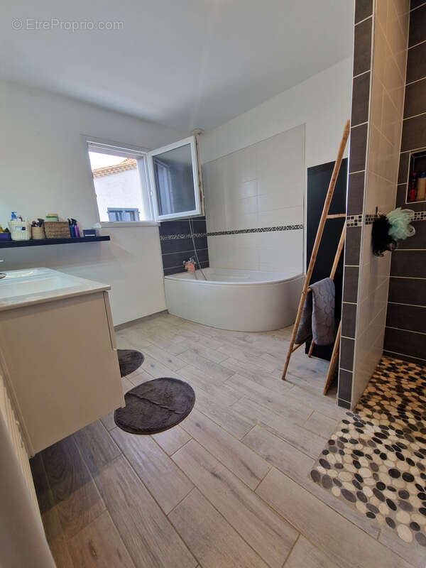 Maison à CUXAC-D&#039;AUDE