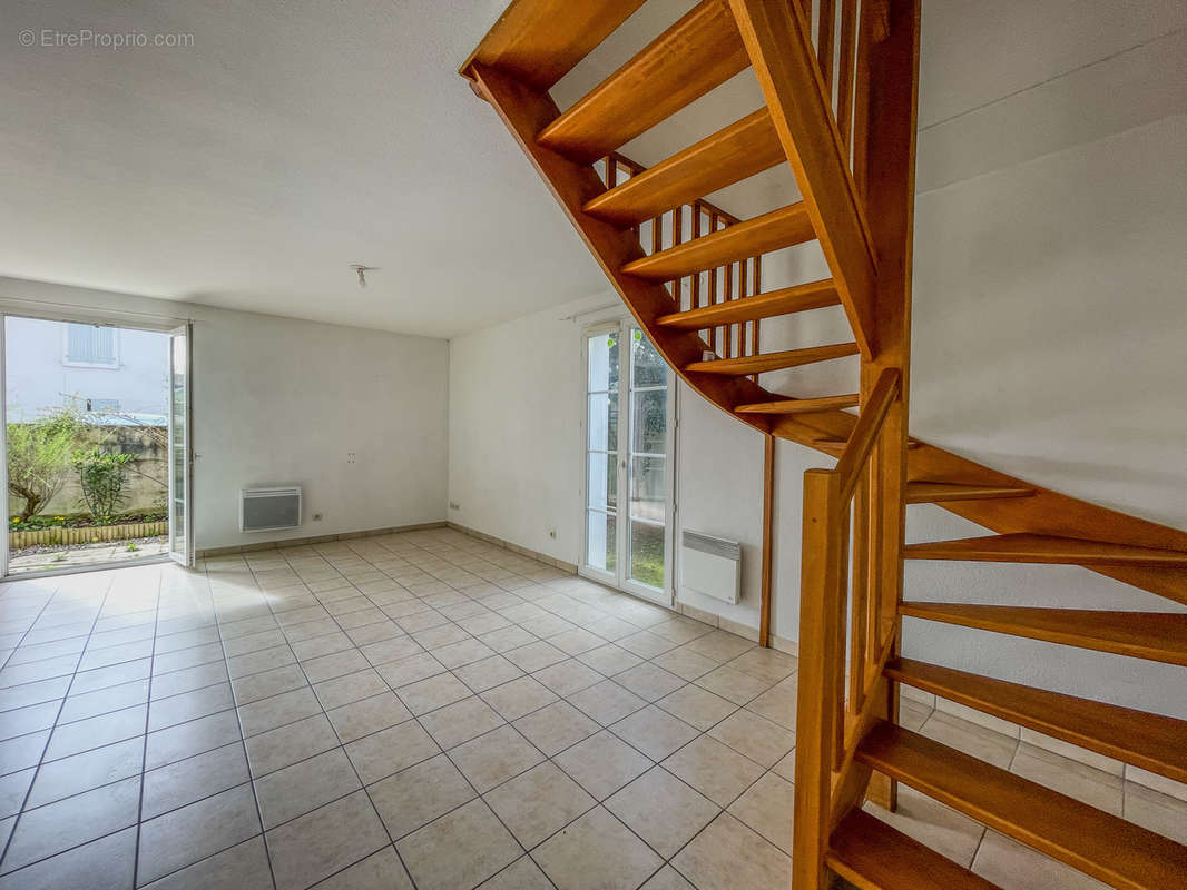 Appartement à SAINTES