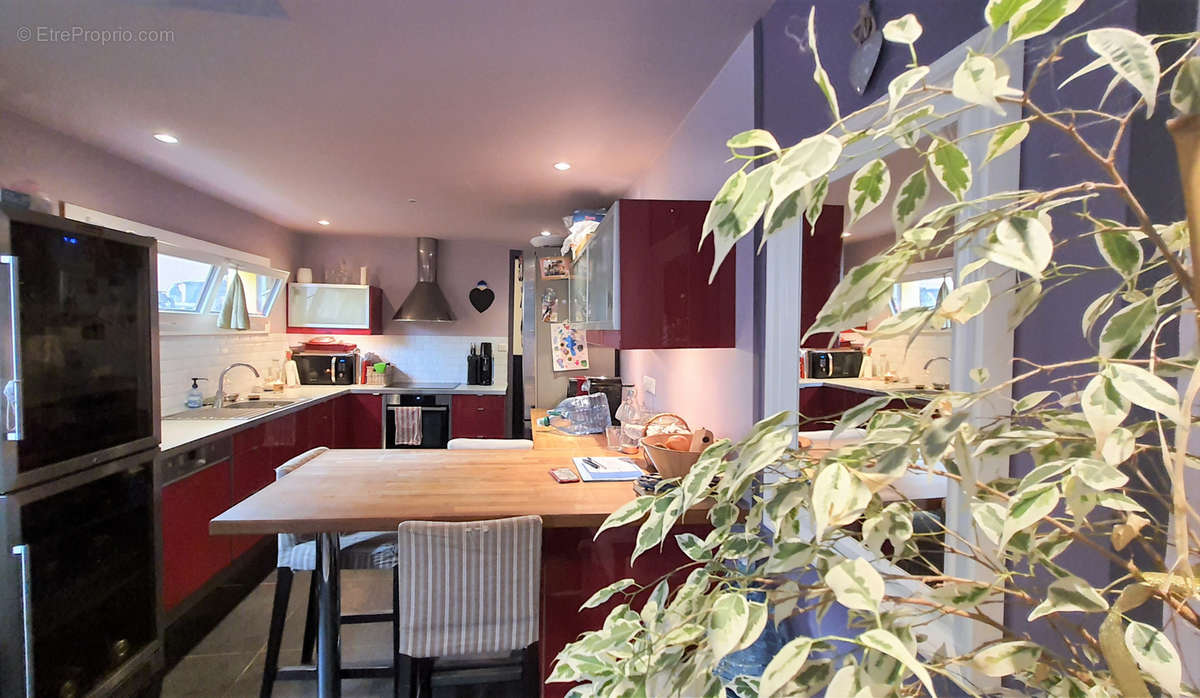 Appartement a vendre  - 5 pièce(s) - 147 m2 - Surfyn