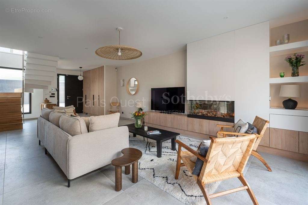 Maison a vendre  - 9 pièce(s) - 200 m2 - Surfyn