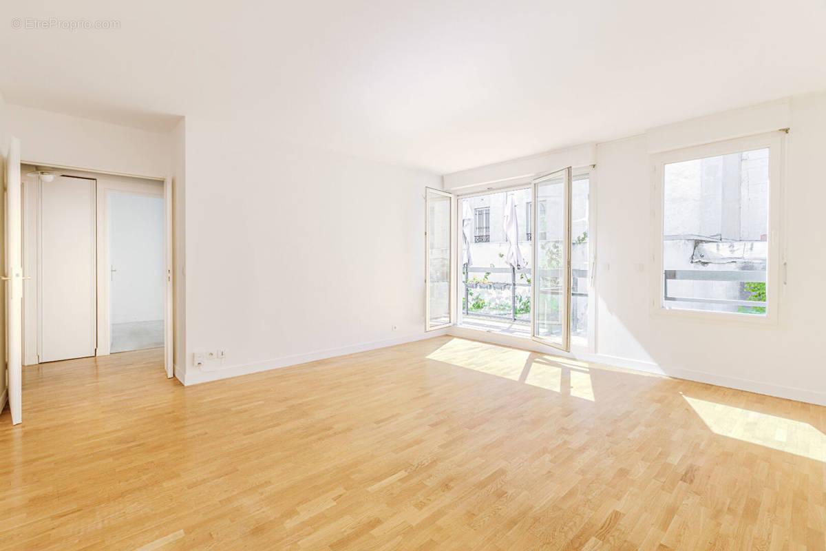 Appartement 2 pièce(s) 53 m²à vendre Paris-20e-arrondissement