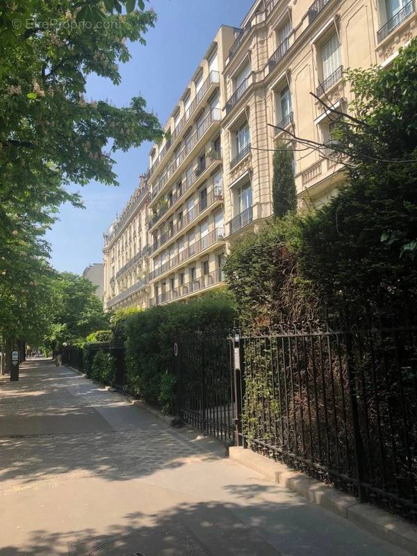 Appartement 3 pièce(s) 76 m²à vendre Paris-16e-arrondissement