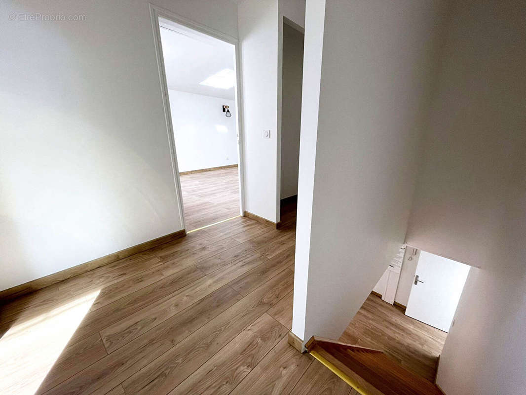 Appartement a louer nanterre - 5 pièce(s) - 96 m2 - Surfyn