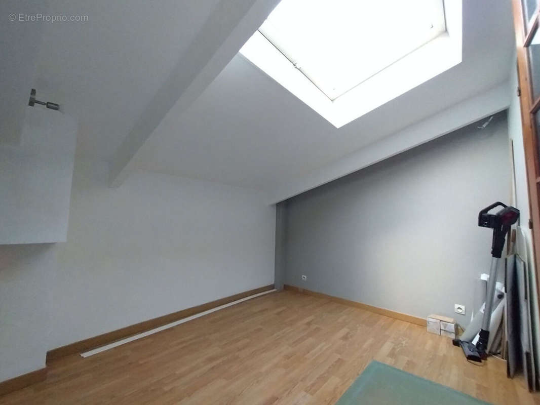 Maison a vendre  - 3 pièce(s) - 85 m2 - Surfyn