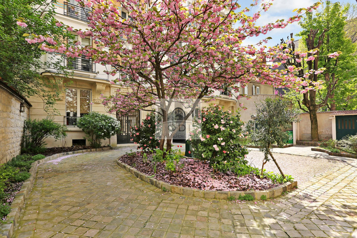 Appartement 1 pièce(s) 16 m²à vendre Paris-16e-arrondissement