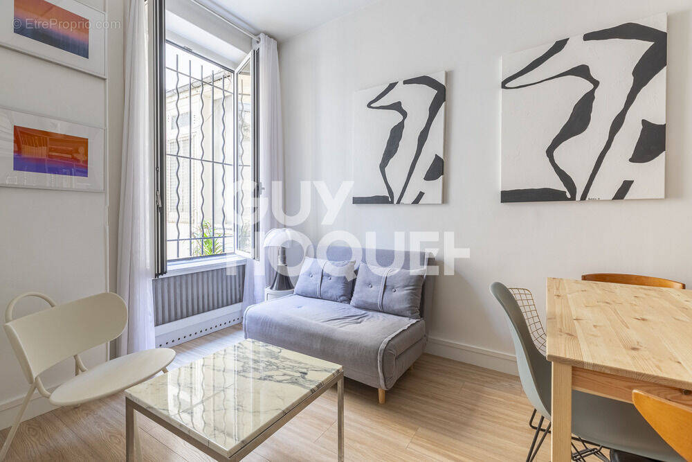 Appartement 1 pièce(s) 16 m²à vendre Paris-9e-arrondissement