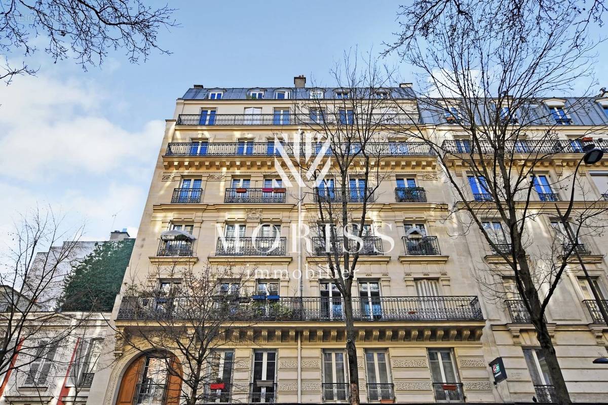 Appartement 5 pièce(s) 95 m²à vendre Paris-18e-arrondissement
