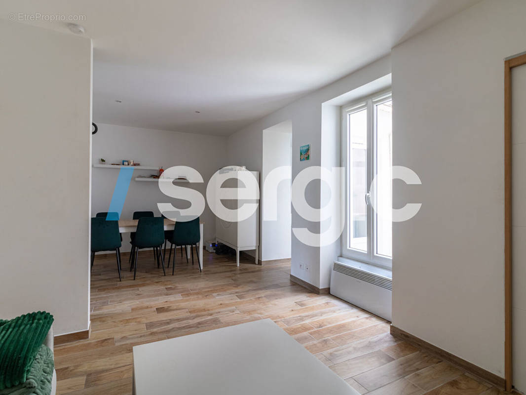 Appartement a louer paris-14e-arrondissement - 3 pièce(s) - 46 m2 - Surfyn