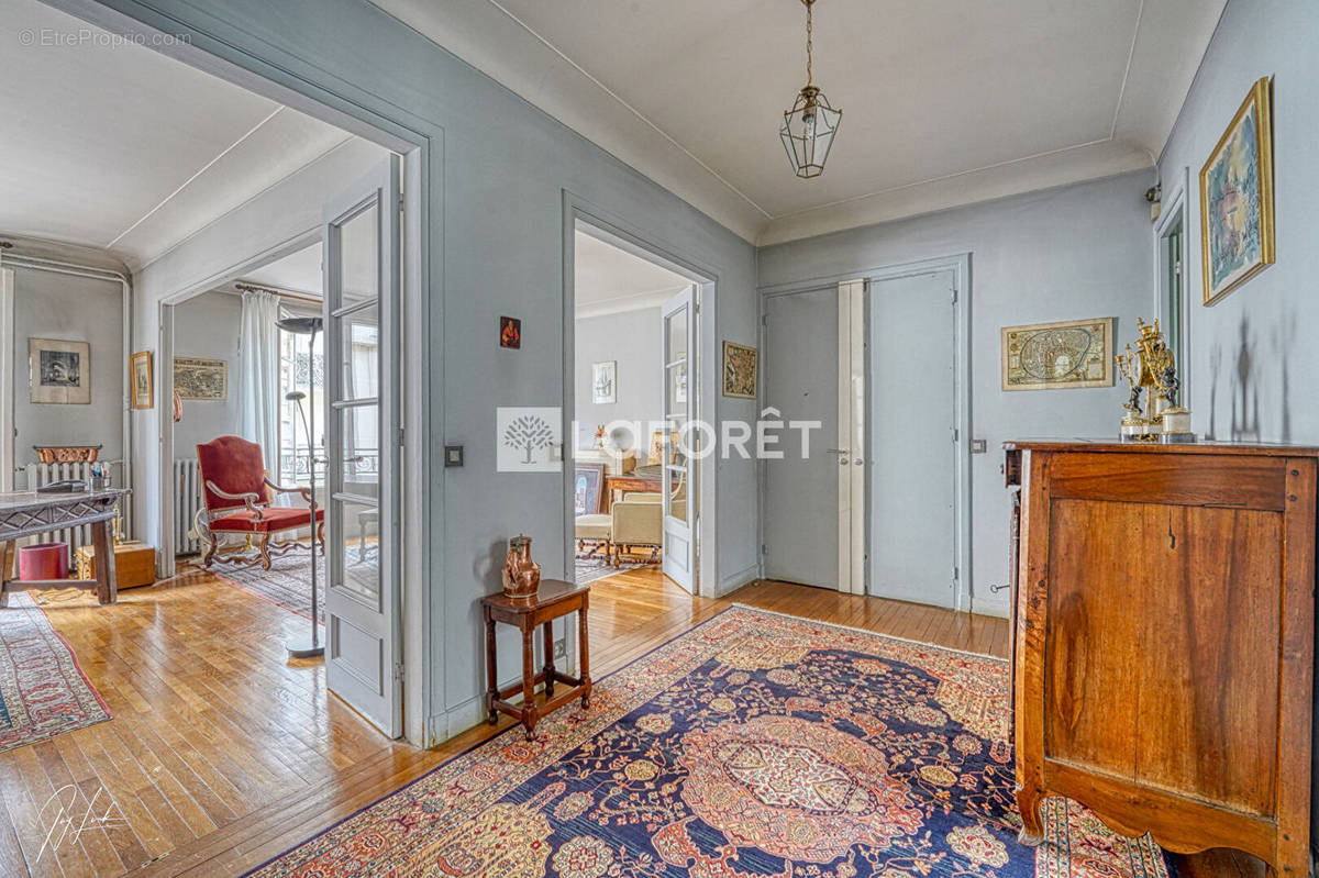 Appartement 4 pièce(s) 105 m²à vendre Paris-16e-arrondissement