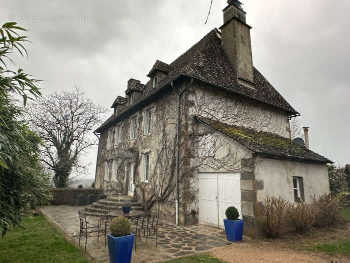 Maison à SAINT-CIRGUES-DE-MALBERT