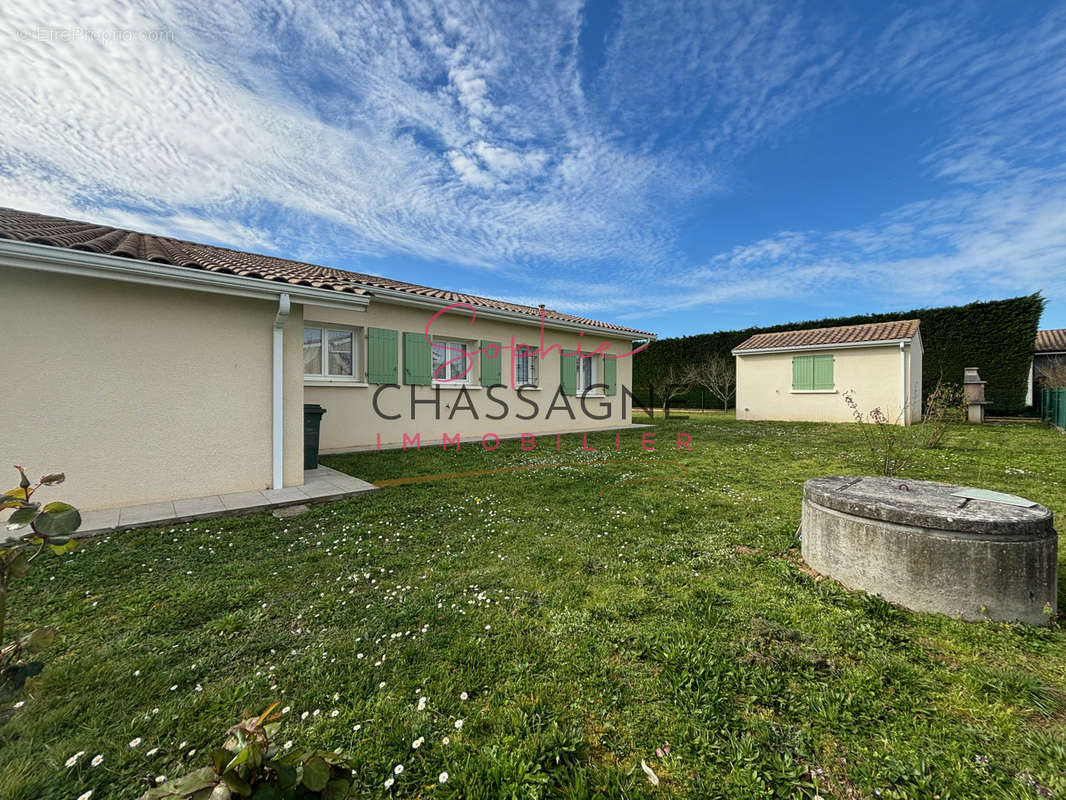 Maison à SAINT-MAGNE-DE-CASTILLON