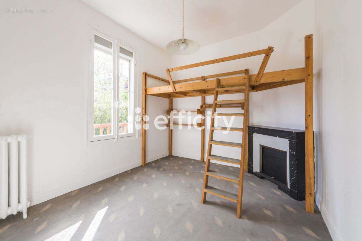 Maison a vendre  - 5 pièce(s) - 150 m2 - Surfyn