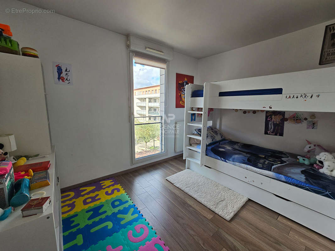 Appartement a louer saint-ouen-l'aumone - 4 pièce(s) - 84 m2 - Surfyn