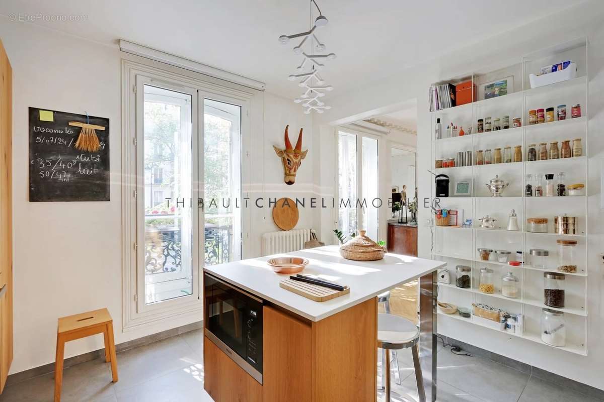 Appartement a louer paris-11e-arrondissement - 4 pièce(s) - 128 m2 - Surfyn