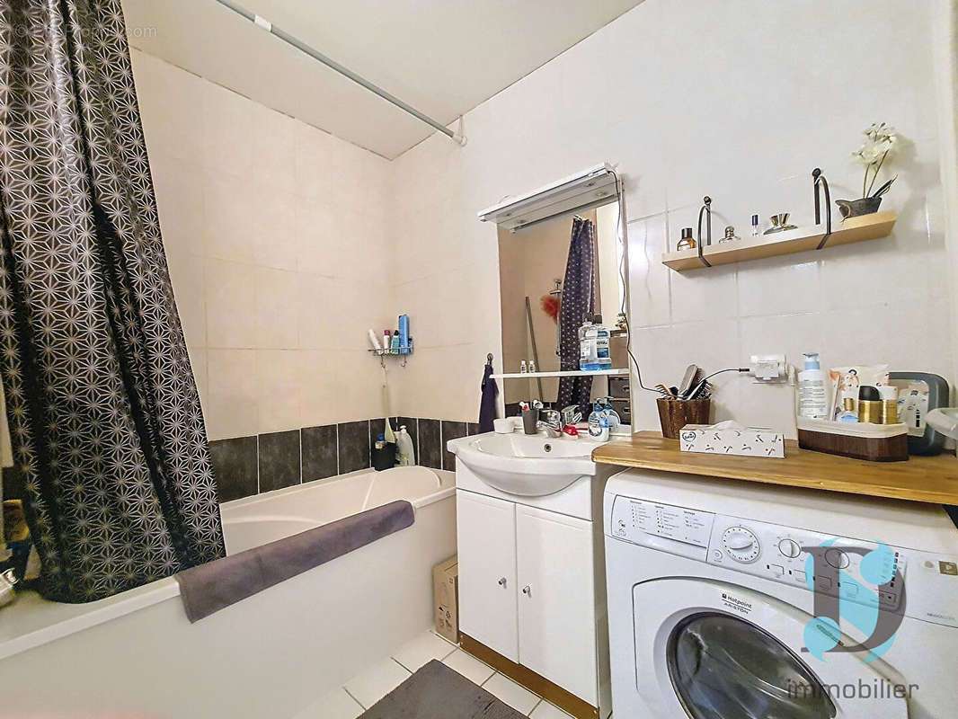 Appartement a vendre  - 3 pièce(s) - 65 m2 - Surfyn
